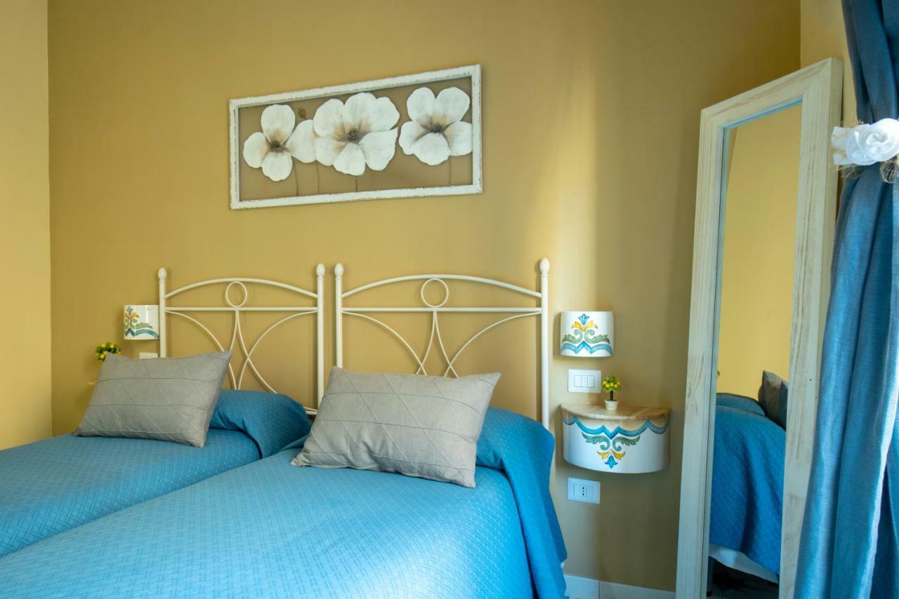 ナポリ Regina Elena Bed & Breakfast エクステリア 写真