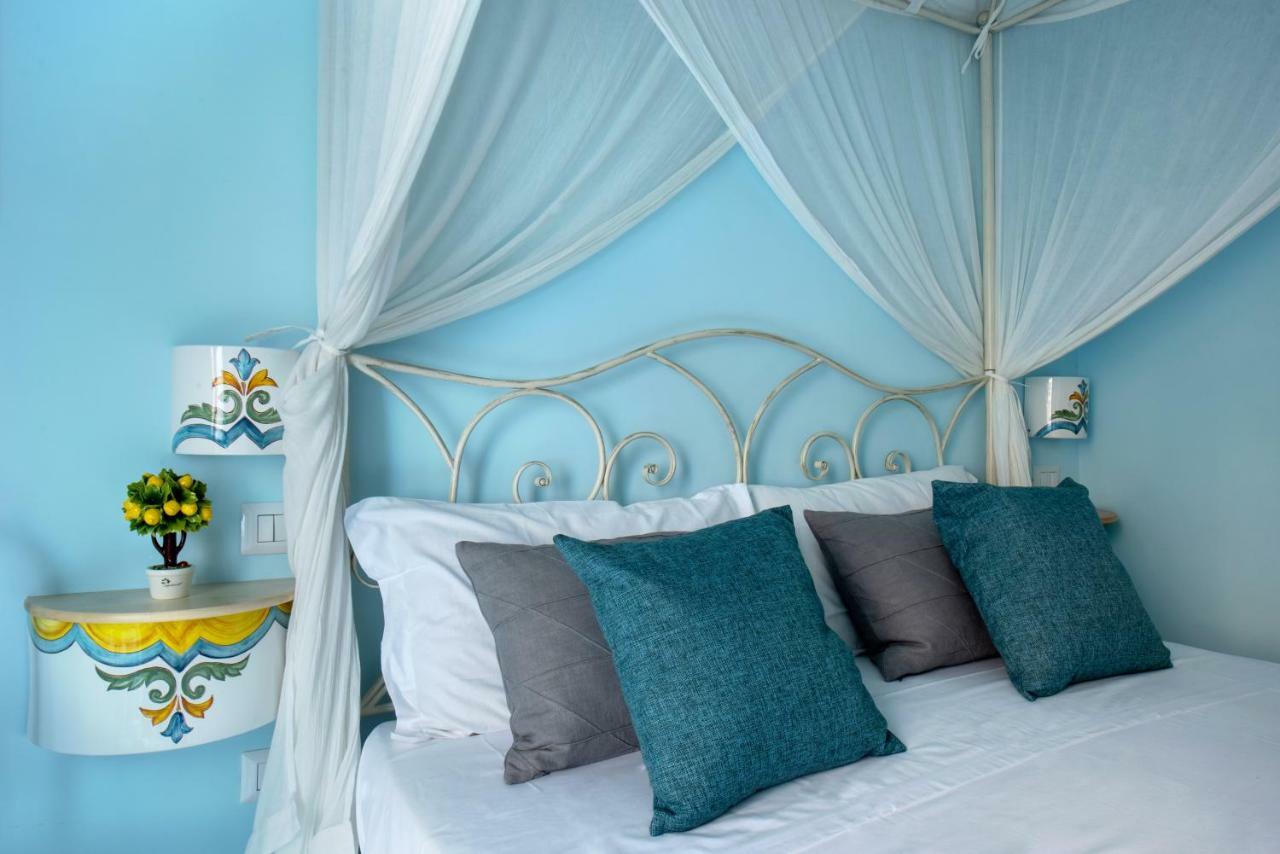 ナポリ Regina Elena Bed & Breakfast エクステリア 写真