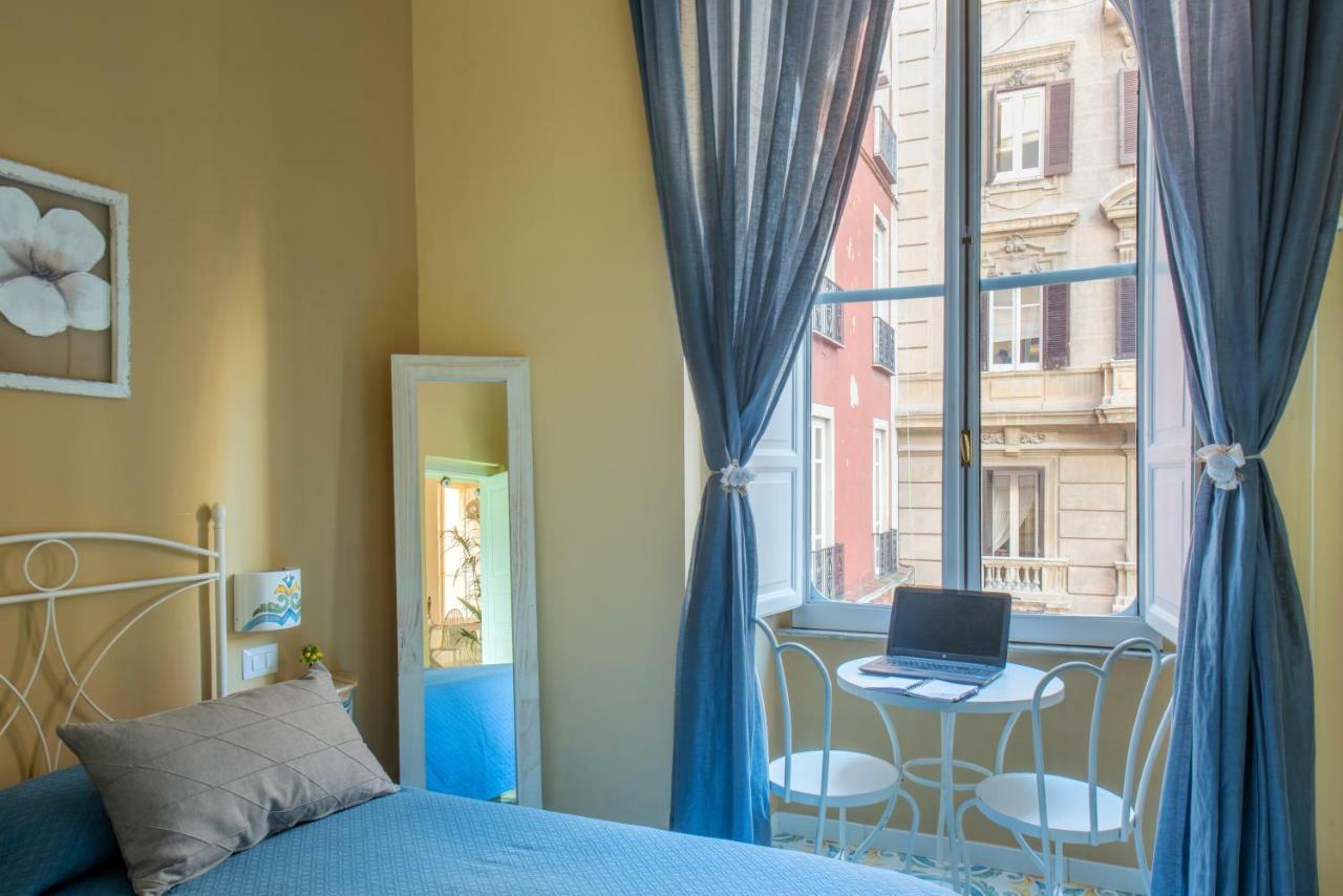 ナポリ Regina Elena Bed & Breakfast エクステリア 写真