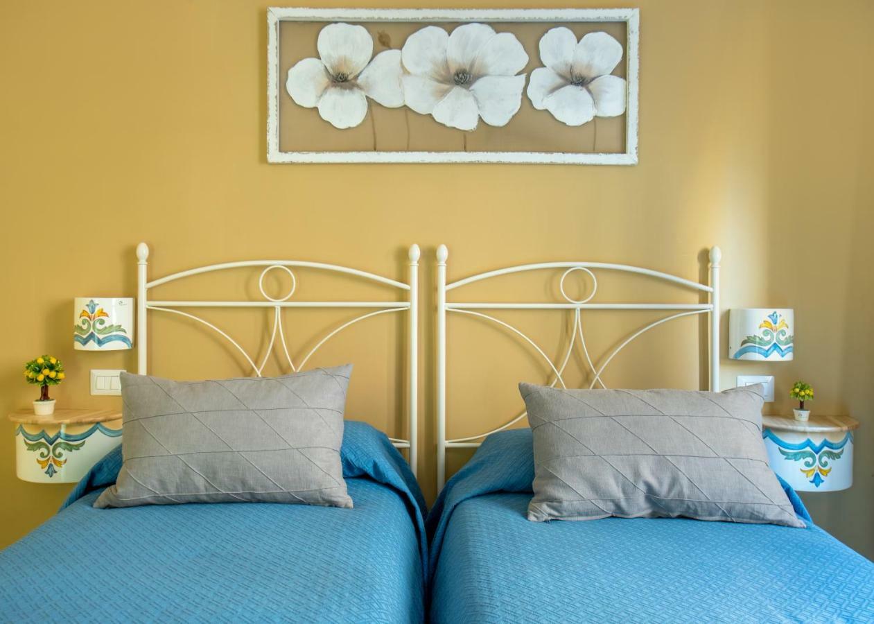 ナポリ Regina Elena Bed & Breakfast エクステリア 写真