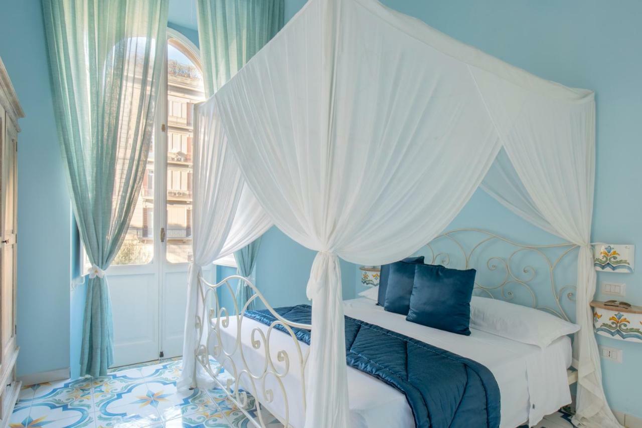 ナポリ Regina Elena Bed & Breakfast エクステリア 写真