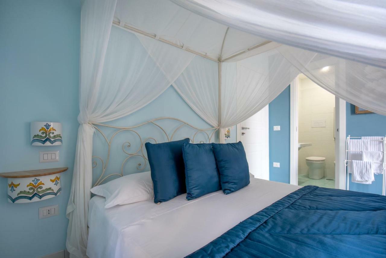 ナポリ Regina Elena Bed & Breakfast エクステリア 写真
