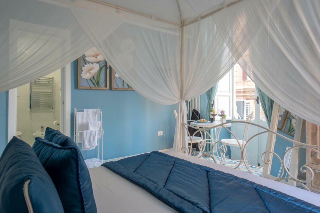 ナポリ Regina Elena Bed & Breakfast エクステリア 写真