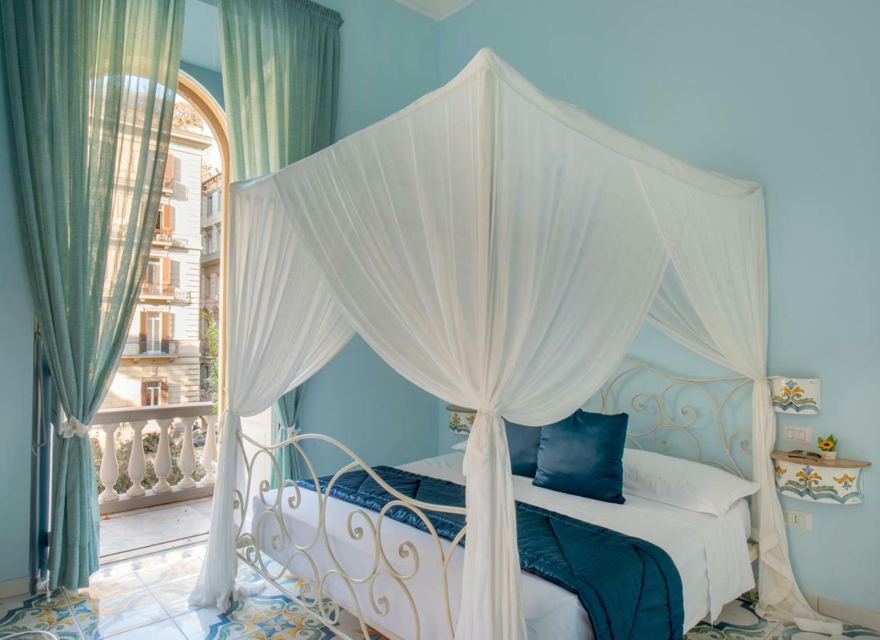 ナポリ Regina Elena Bed & Breakfast エクステリア 写真